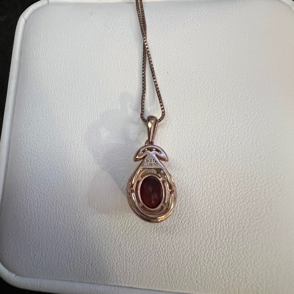 Garnet flower necklace - Picture 2 of 4